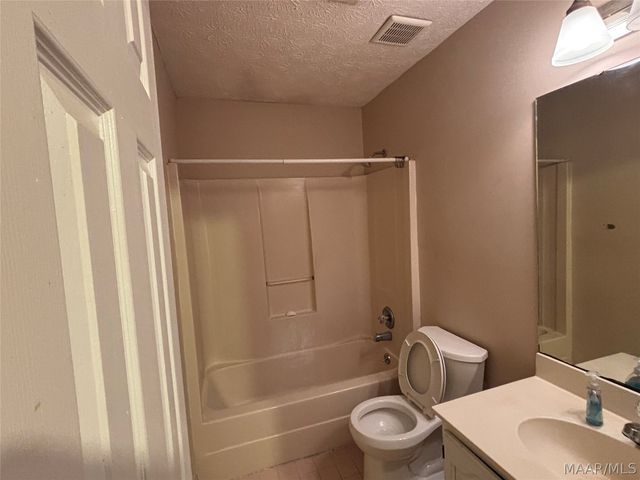 2700 FAIR OAKS Drive, Montgomery, AL 36117