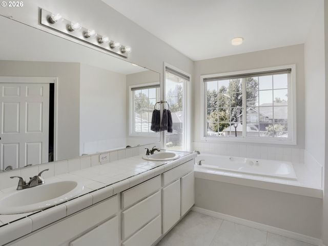 10886 Sw MERLIN Ct, Wilsonville, OR 97070