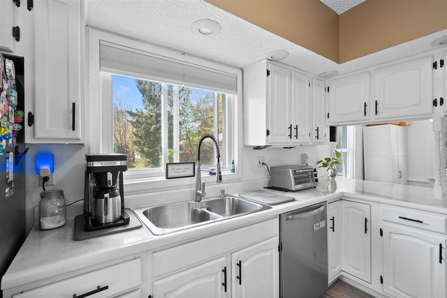 220 S Anderson Street, Plainwell, MI 49080