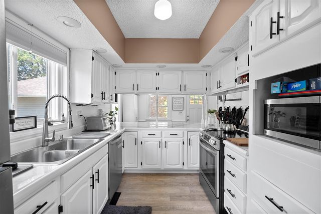 220 S Anderson Street, Plainwell, MI 49080