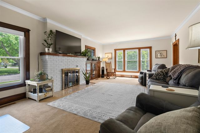 220 S Anderson Street, Plainwell, MI 49080
