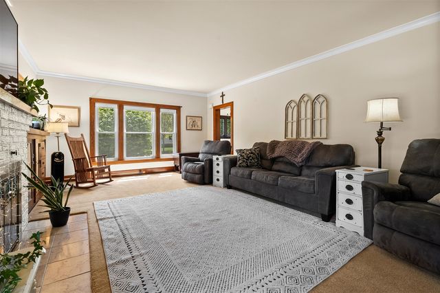 220 S Anderson Street, Plainwell, MI 49080