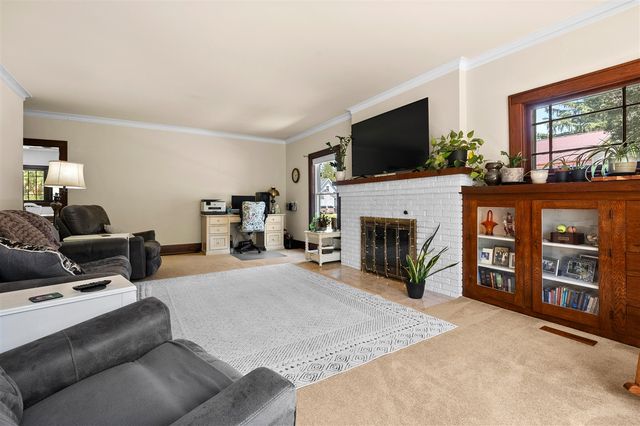 220 S Anderson Street, Plainwell, MI 49080