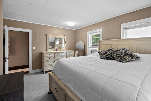 220 S Anderson Street, Plainwell, MI 49080