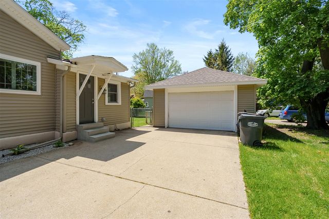 220 S Anderson Street, Plainwell, MI 49080