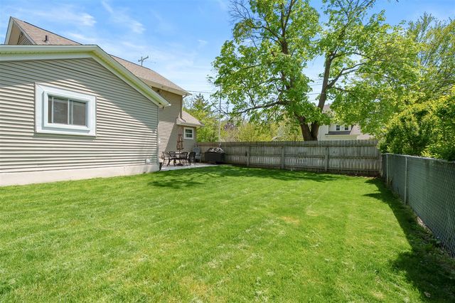 220 S Anderson Street, Plainwell, MI 49080
