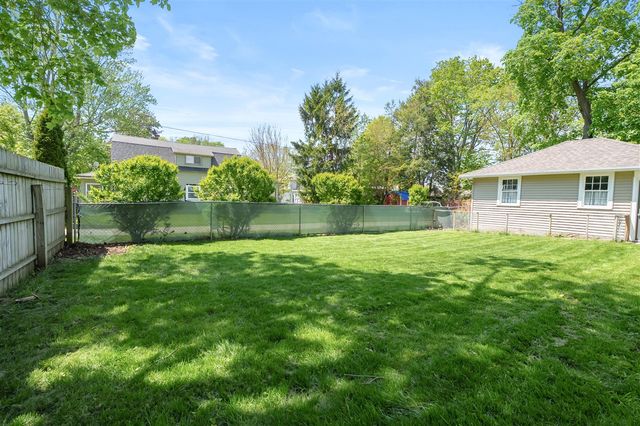 220 S Anderson Street, Plainwell, MI 49080