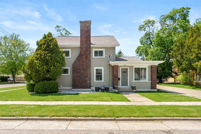 220 S Anderson Street, Plainwell, MI 49080