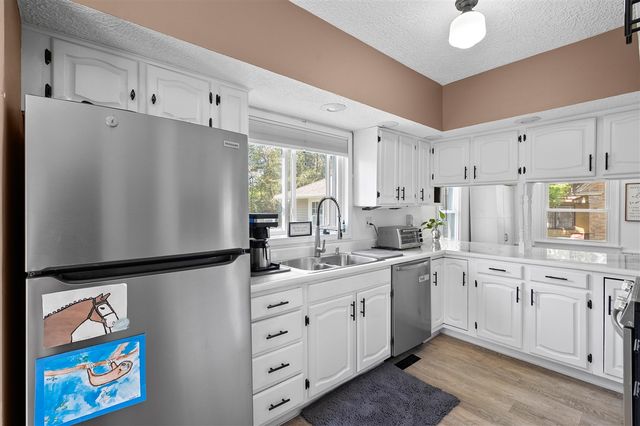220 S Anderson Street, Plainwell, MI 49080