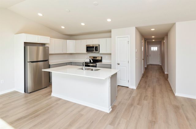 4343 Grover Woods Lane, Des Moines, IA 50317