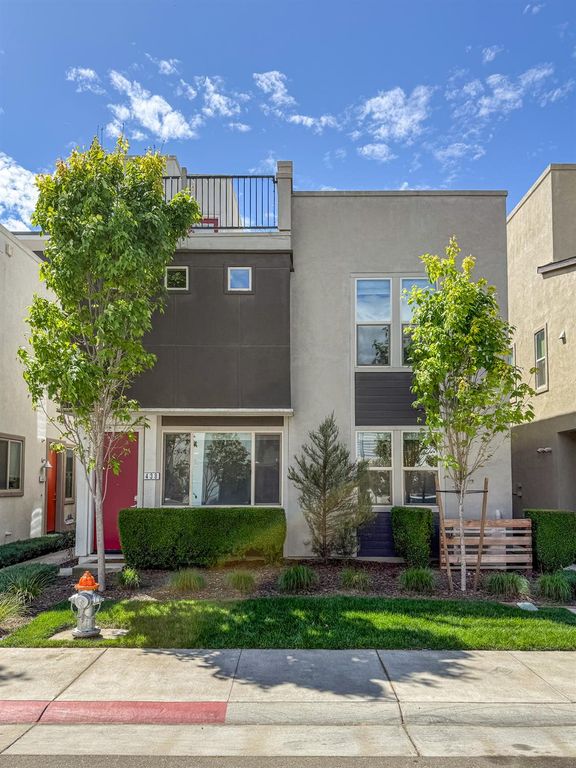 434 Crate Ave, Sacramento, CA 95818