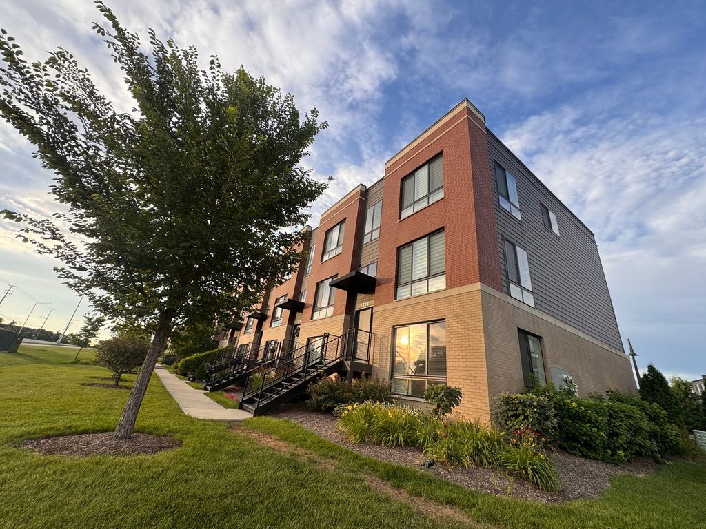 1212 Quadrant Lane, Schaumburg, IL 60173