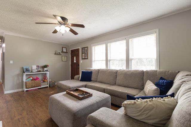 1826 S MORLEY ST, Moberly, MO 65270