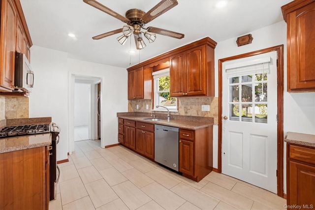 42 Beverly Road, Yonkers, NY 10710