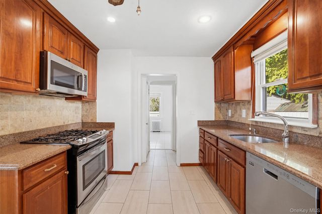 42 Beverly Road, Yonkers, NY 10710
