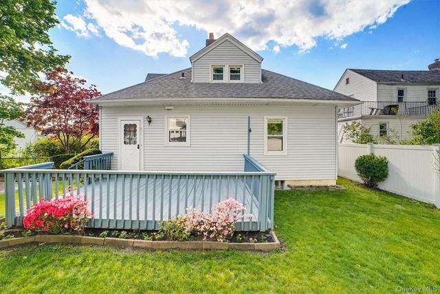 42 Beverly Road, Yonkers, NY 10710