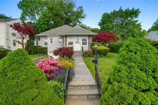 42 Beverly Road, Yonkers, NY 10710
