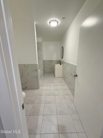 5 Broadway 210, Troy, NY 12180