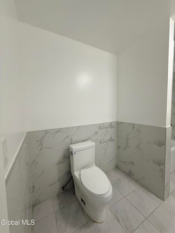 5 Broadway 210, Troy, NY 12180