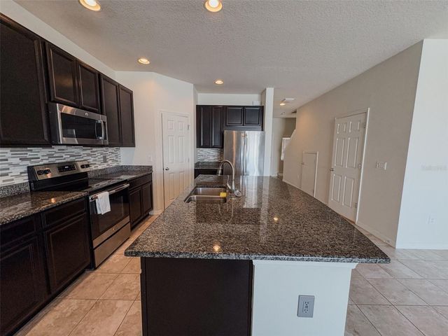 7079 WOODCHASE GLEN DRIVE, Riverview, FL 33578