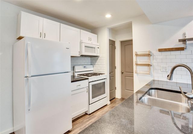 7305 Grand Canyon DR B, Austin, TX 78752