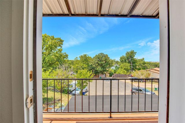 7305 Grand Canyon DR B, Austin, TX 78752