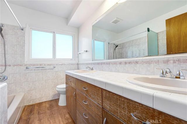 10352 Hayvenhurst, Granada Hills, CA 91344