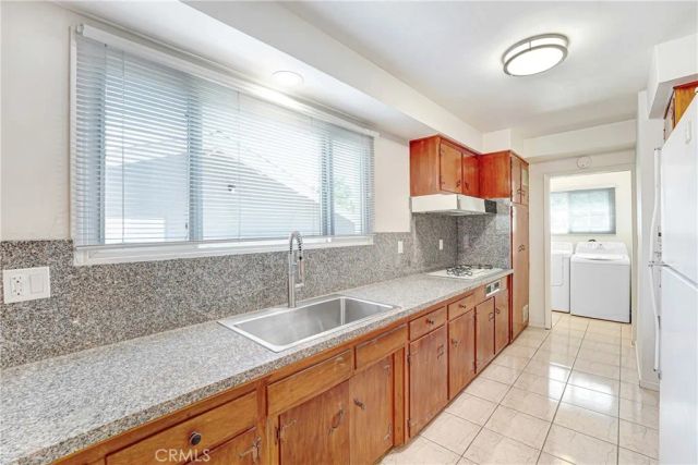 10352 Hayvenhurst, Granada Hills, CA 91344