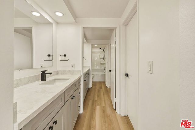 4660 Don Lorenzo Drive B, Los Angeles, CA 90008