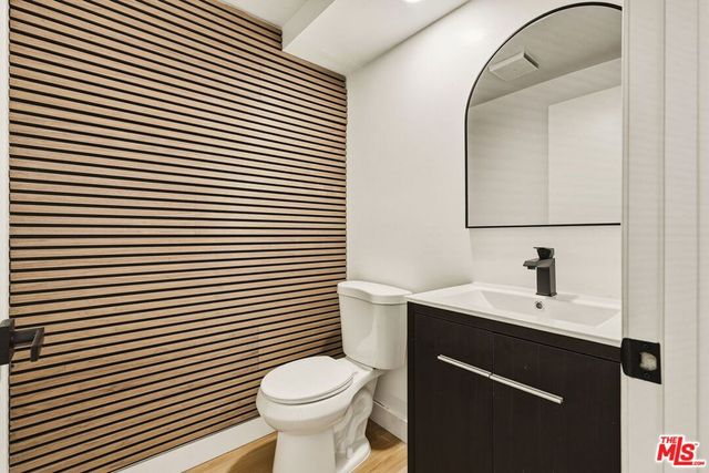 4660 Don Lorenzo Drive B, Los Angeles, CA 90008