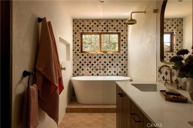 1817 N Avenue 55, Los Angeles, CA 90042