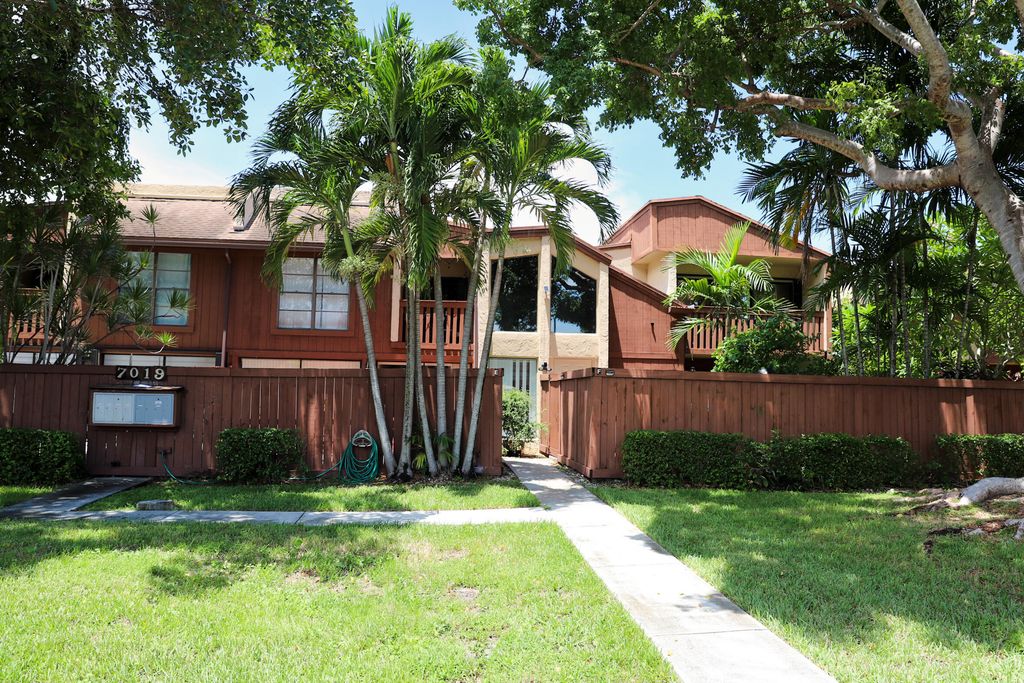 7019 SW 115th Place F31, Miami, FL 33173