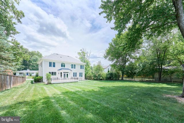 605 MEADOW LN SW, Vienna, VA 22180