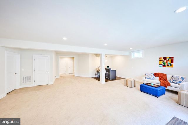 605 MEADOW LN SW, Vienna, VA 22180