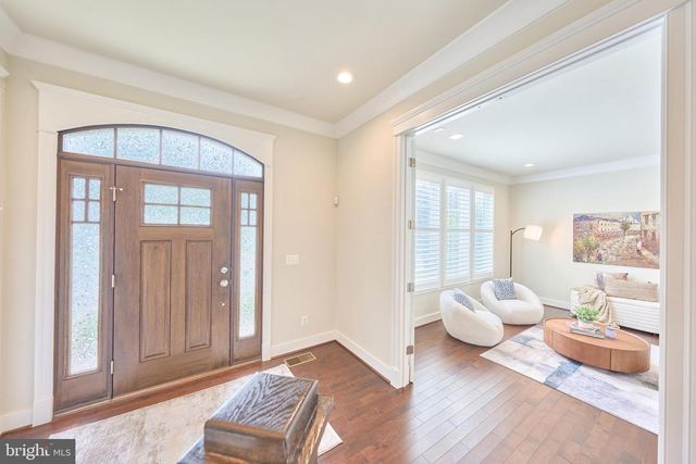 605 MEADOW LN SW, Vienna, VA 22180