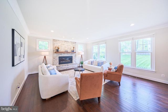605 MEADOW LN SW, Vienna, VA 22180