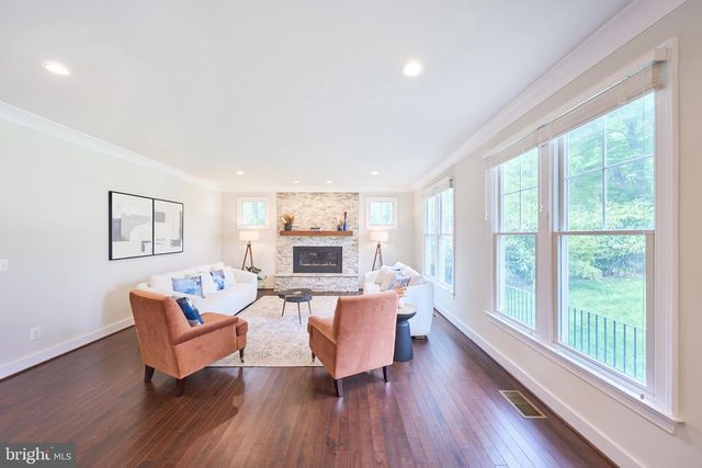 605 MEADOW LN SW, Vienna, VA 22180