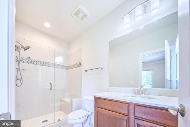605 MEADOW LN SW, Vienna, VA 22180