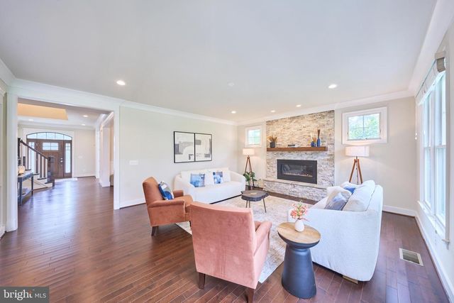 605 MEADOW LN SW, Vienna, VA 22180
