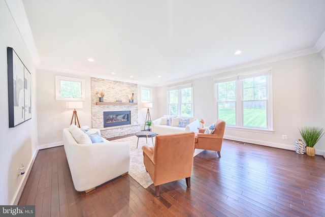 605 MEADOW LN SW, Vienna, VA 22180