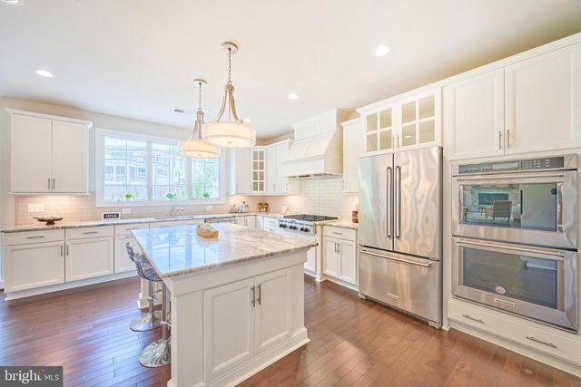 605 MEADOW LN SW, Vienna, VA 22180