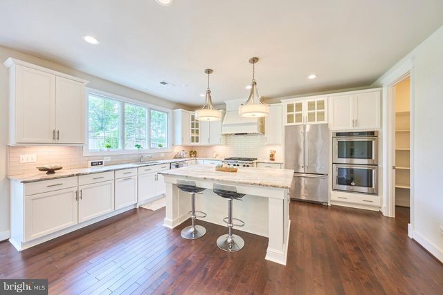 605 MEADOW LN SW, Vienna, VA 22180