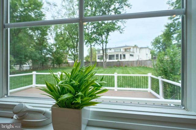 605 MEADOW LN SW, Vienna, VA 22180