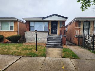 8942 S Union Avenue, Chicago, IL 60620
