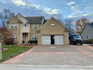 26895 S Monroe Drive, Southfield, MI 48034