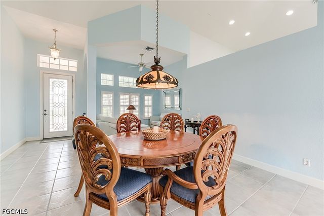 8864 New Castle DR, Fort Myers, FL 33908