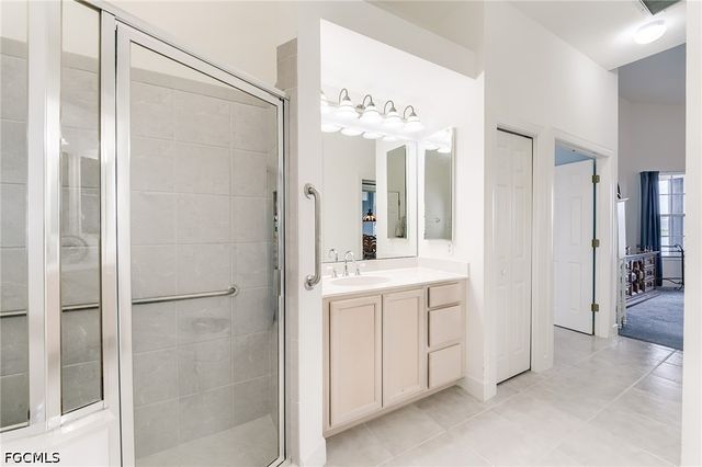 8864 New Castle DR, Fort Myers, FL 33908
