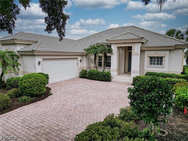 8864 New Castle DR, Fort Myers, FL 33908
