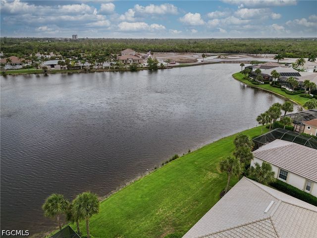 8864 New Castle DR, Fort Myers, FL 33908