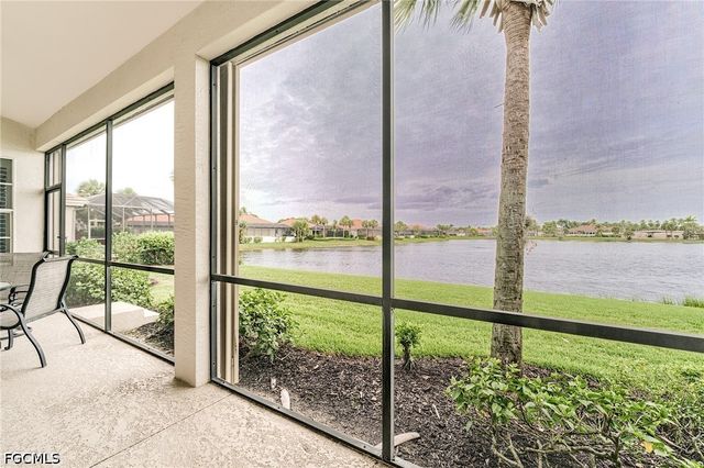 8864 New Castle DR, Fort Myers, FL 33908
